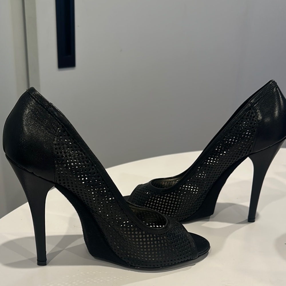 Chic Black Peep Toe Heels